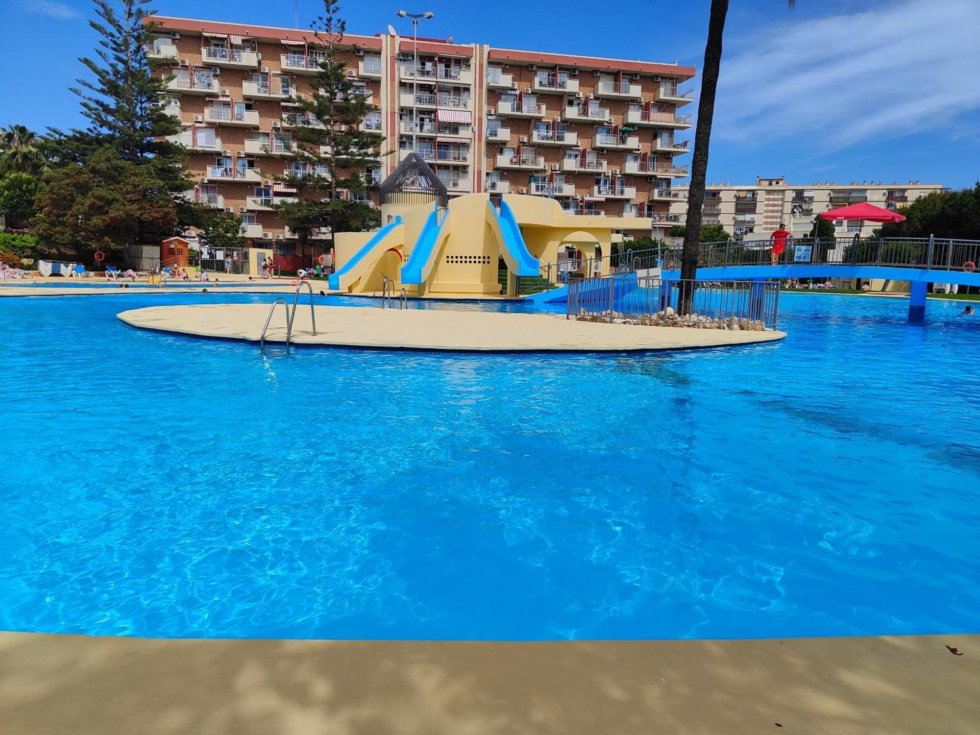 Apartamento Entero, Enormes Piscinas, Terraza Y Playa Бенальмадена Экстерьер фото